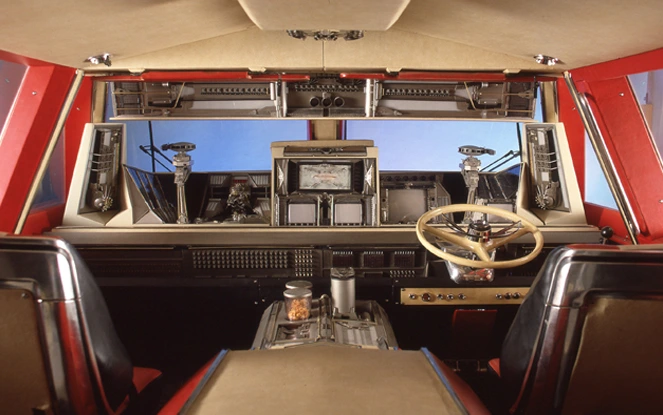 Johnny Hallyday's truck interior moving cabin