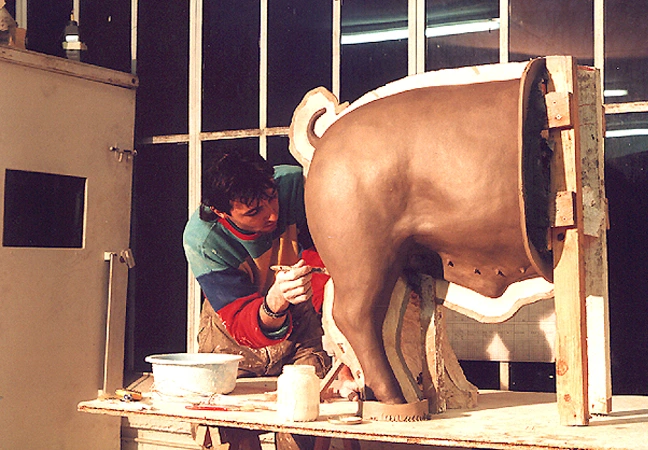 animatronic pig Michael Thomaso