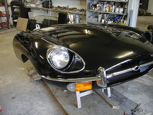 Jaguar Etype restoring Gastineau