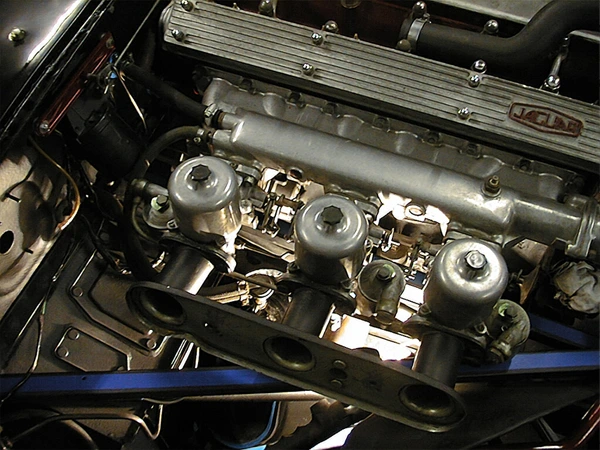 Jaguar Etype restoring Gastineau