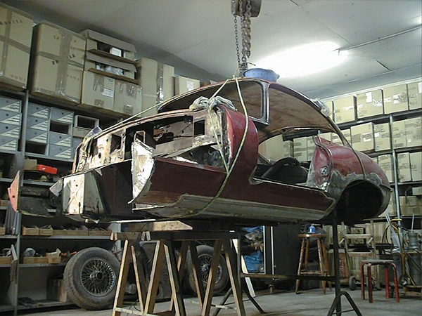 Jaguar Etype restoring Gastineau
