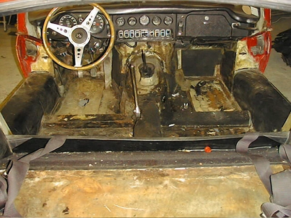 Jaguar Etype restoring Gastineau