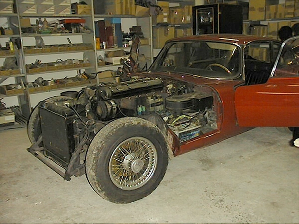 Jaguar Etype restoring Gastineau